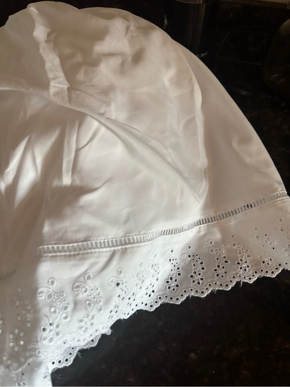 White Ruffled eyelet embroidered Bed Skirt dust ruffle king/queen 22” drop